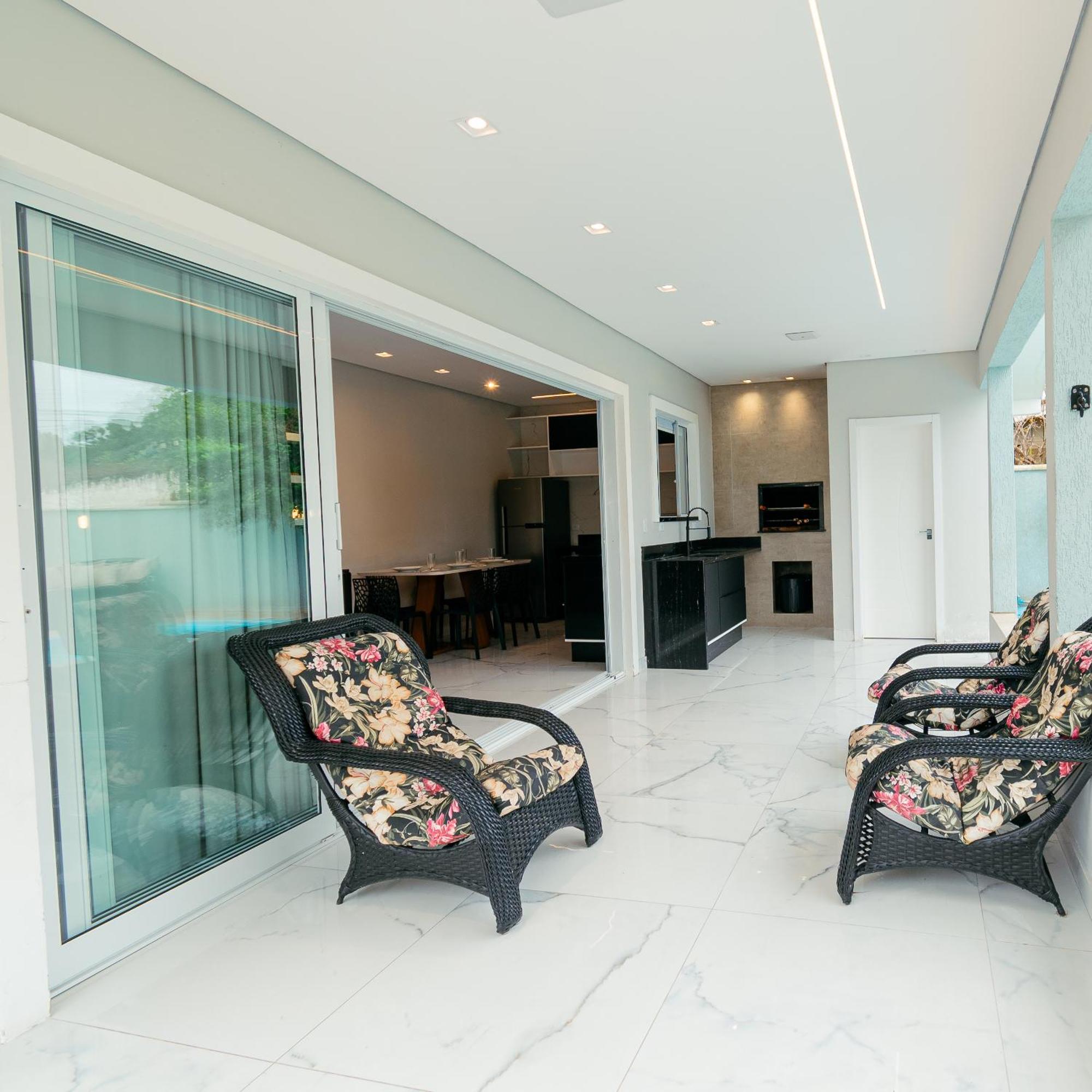 M&m House - Casa Com Piscina E Ar Condicionado Em Holiday home Matinhos